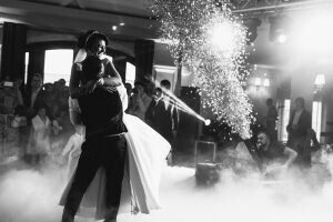 bengal_fires_blow_up_while_wedding_couple_dances