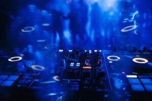 dj_mixer_table_background_night_club